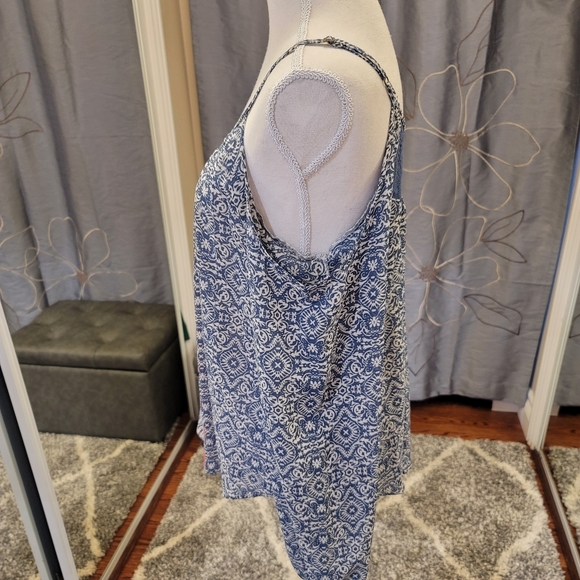 Off shoulders women top - Picture 4 of 5